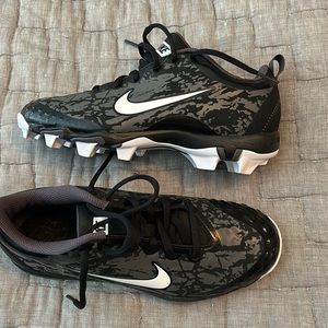Nike cleats, size 6.5